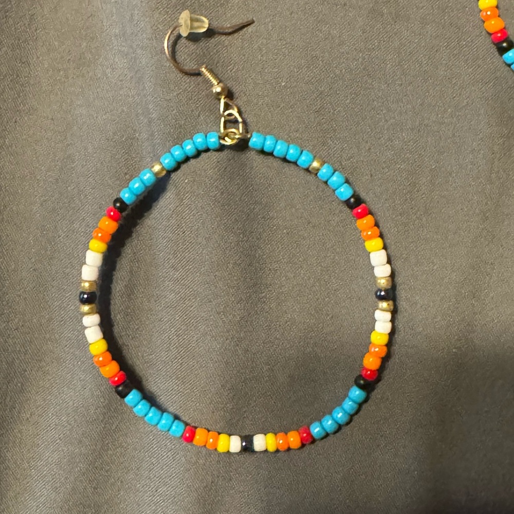 Women’s beaded western earrings. Like new - Picture 3 of 3